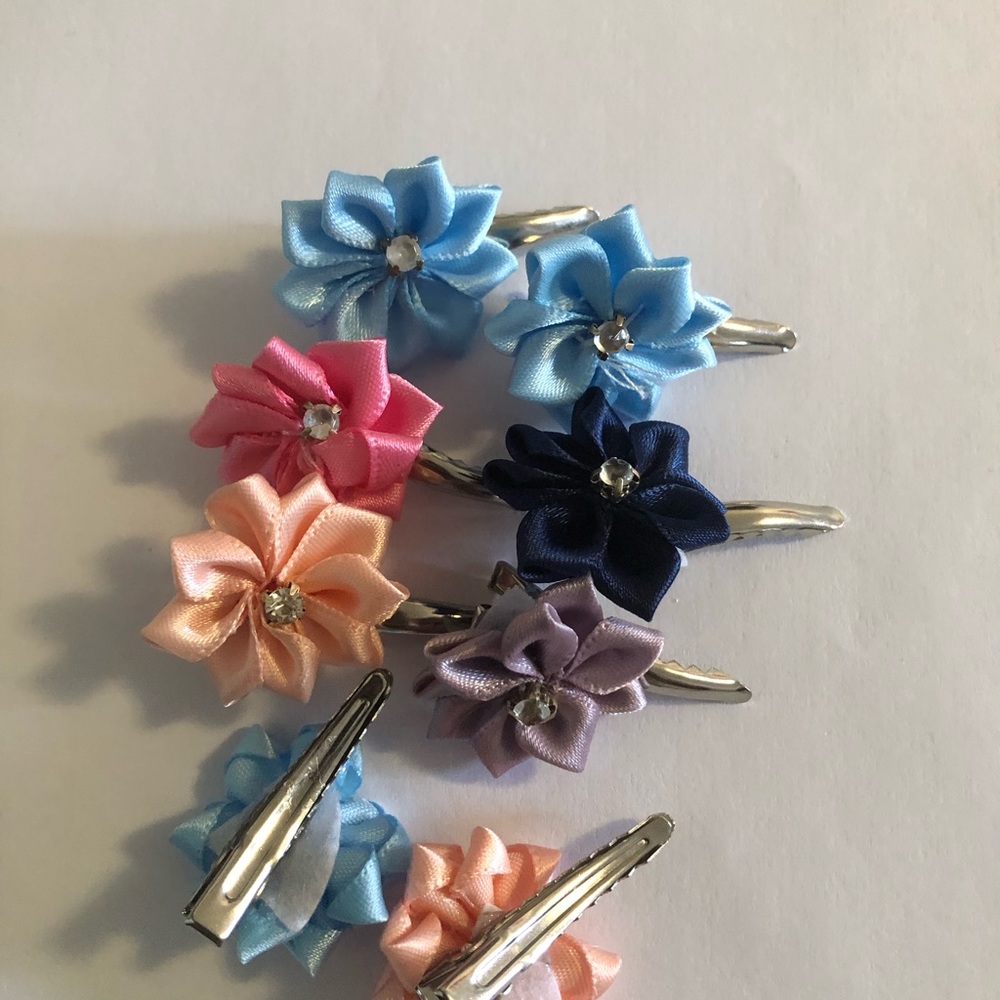 8 pc flowers girl hair clips - Picture 3 of 3